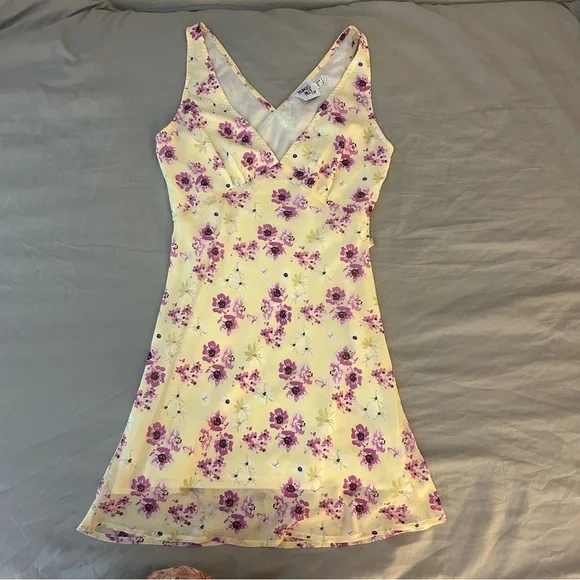Princess Polly Nellie Mini Dress Yellow Floral 4, V-Neck, Tie Back - Picture 5 of 13